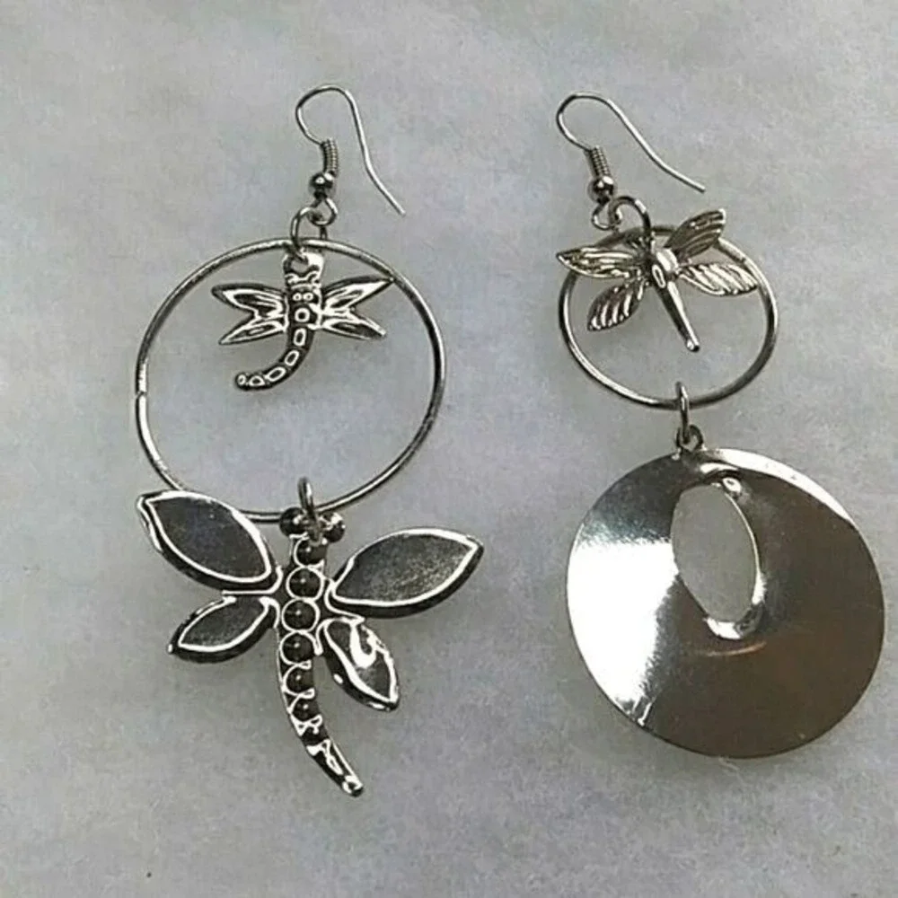 Silvertone‎ dragonfly earrings